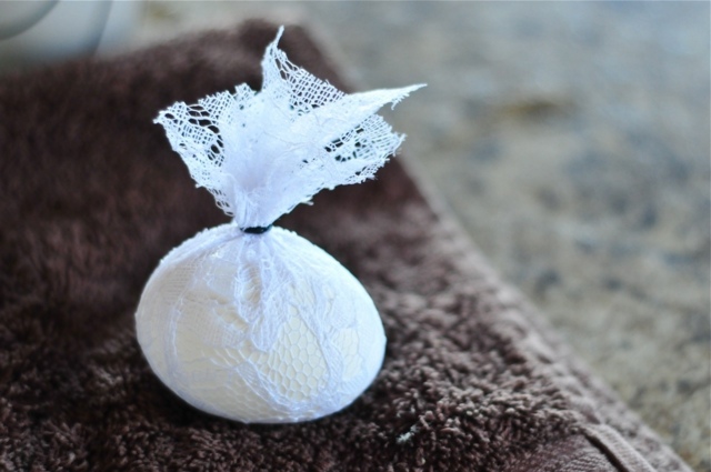 Omotajte okolo špičky, zafarbite, uviažte, vytvorte si návod