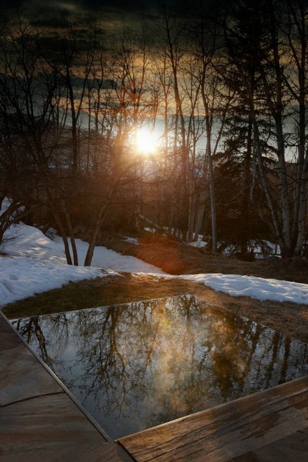 Rustikálna oblasť osiky lyžiarskej chaty Rustikálne-lyžiarska chata-osika-prostredie