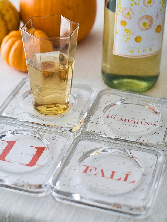 Podzimné dekorácie pohárov na tácky pre párty dizajn