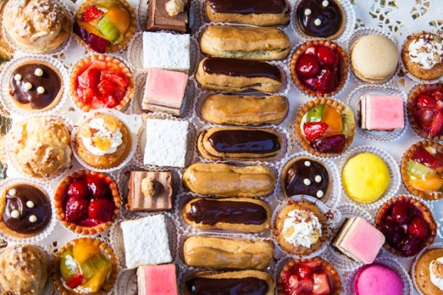 krásne-svadobné-pečivo-obraz-dekorácia-farby