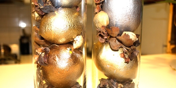 S citrónmi sa ľahko pracuje, pretože majú tvrdú škrupinu Metalická-ovocná-váza-citrón-nápad-svadba