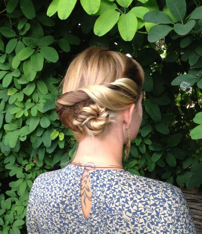 jednoduchý-letný-účes-boho-twist-návod