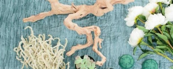 Materiály sú pripravené vopred materiály-drevo-kutilstvo-nápad-stôl-dekorácia-výroba