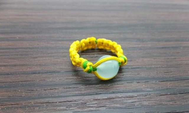 diy žltá perleťová zelená háčkovaná výroba šperkov