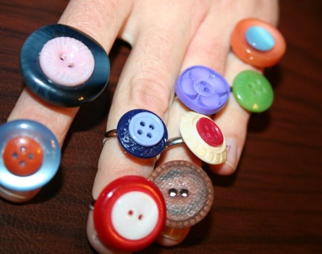 DIY prsteň na gombíky farebné módne šperky