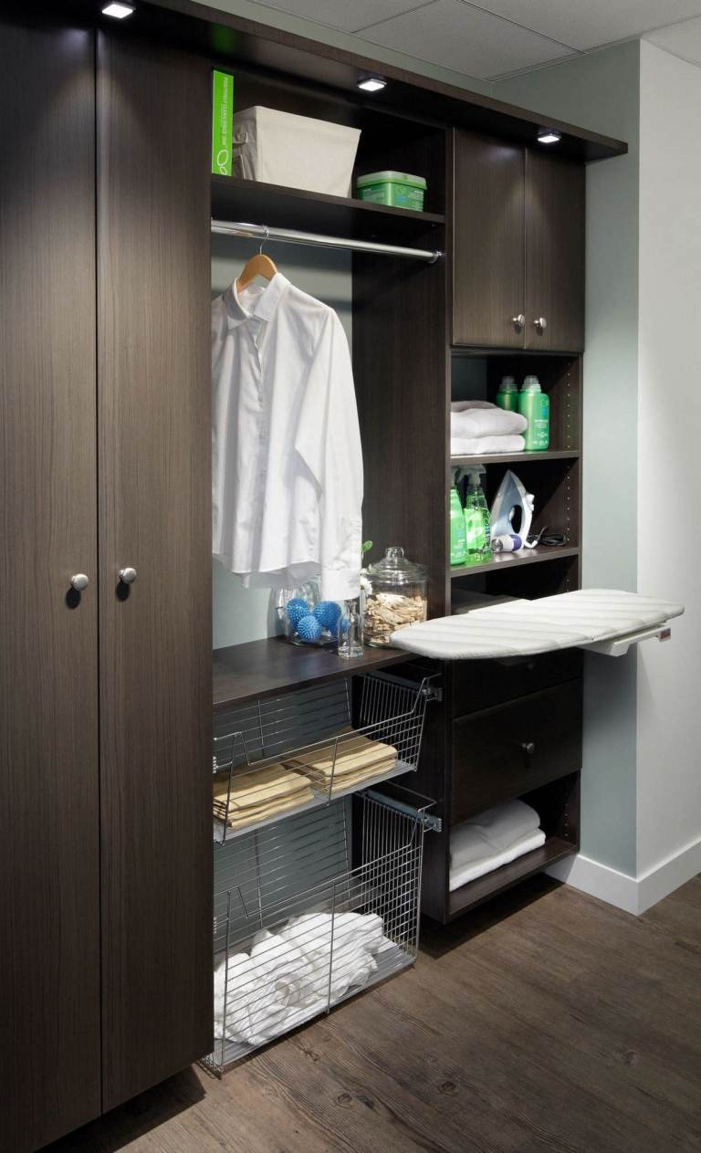 Praktický nápad na žehliacu dosku, ktorý šetrí miesto