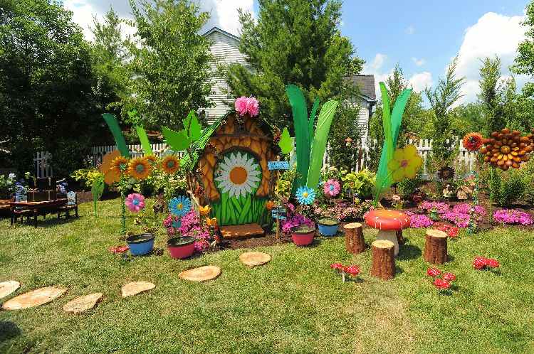 detské ihrisko pre záhradu trávnik rozprávkové kvety