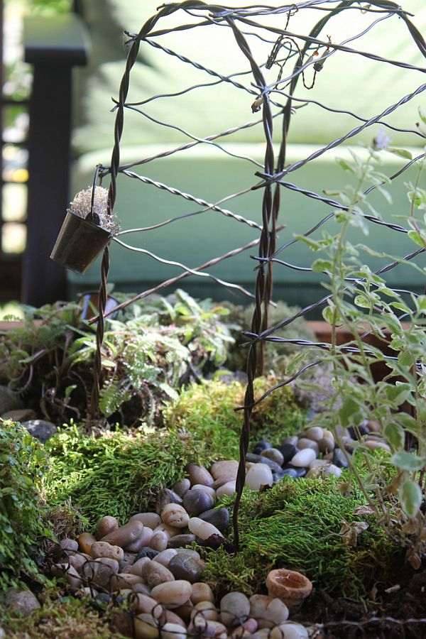 Vyrobte si svoj vlastný miniatúrny záhradný štrkový machový pergola drôtený mini nábytok Vytvorte si miniatúrnu záhradu sami, štrk, mach, pergola, drôt