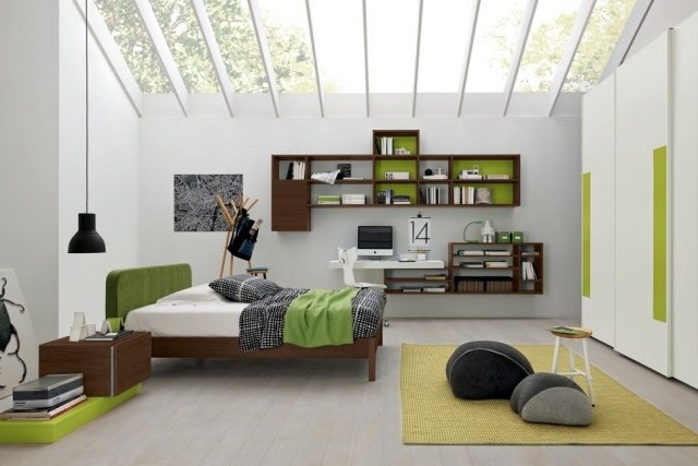 Nábytok-nápady-teen-izby-pre-chlapcov-zelená-posteľná bielizeň-podlahové vankúše