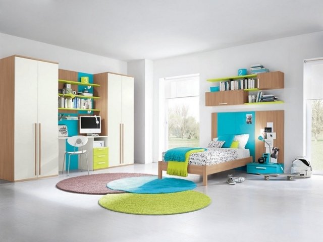 moderný-drevený-nábytok-hravý-dizajn-izby-mládeže-čerstvý-domáci-textil