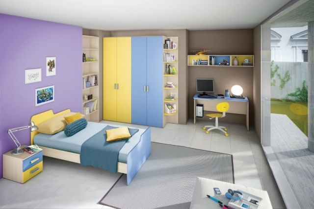 priestranná-detská izba-zasklená-stena-farebná schéma-šťastná-farebná