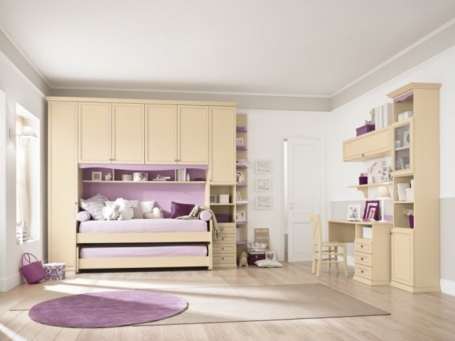 Teenageri-zariadenie-miestnosti-dospievajúcich-dievčat-praktické-priestorovo úsporné nápady-vysúvacia posteľ