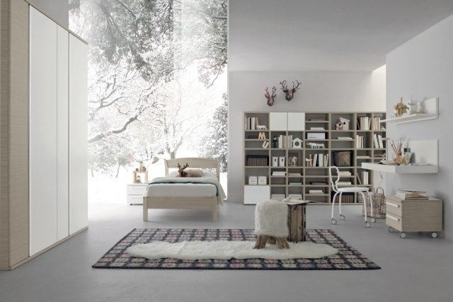 zariadenie s jednoduchou tematikou-miestnosť pre mládež-drevený nábytok-dizajnová stolička