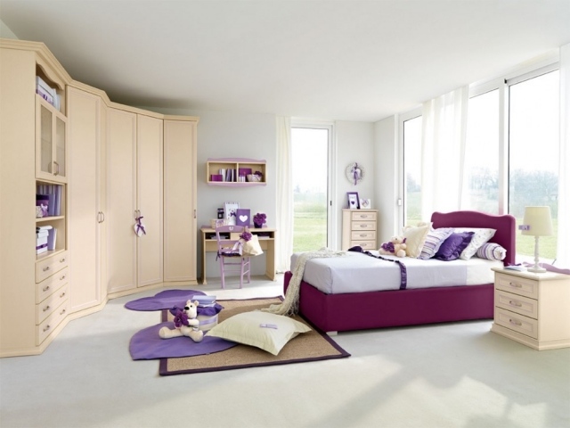 romantická-izba pre deti-izba-dievča-rohožka v tvare srdca-drevená skrinka