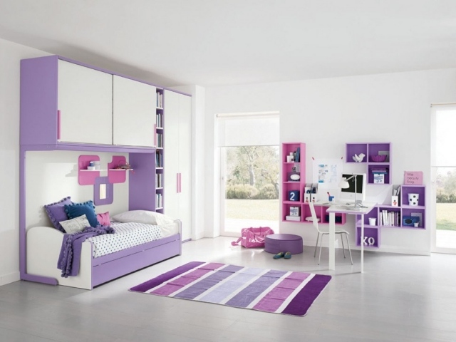 jemné farby-dievčatá-izba-skriňa-písací stôl-rastúce s dieťaťom