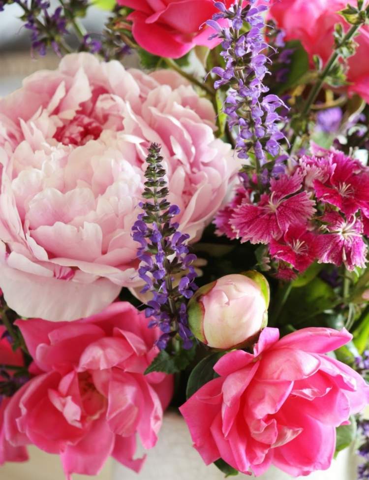 letná kytica-ružová-ruža-ruža-pivonka-leto-nápad-jednoduché-kutilstvo