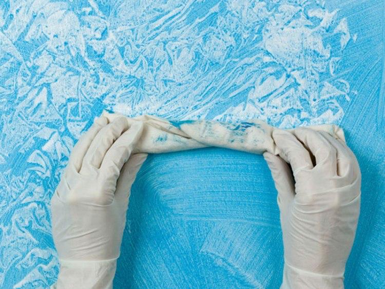 Dizajn steny s technikou stierania -tkanina-suché-efekty-vytvárať