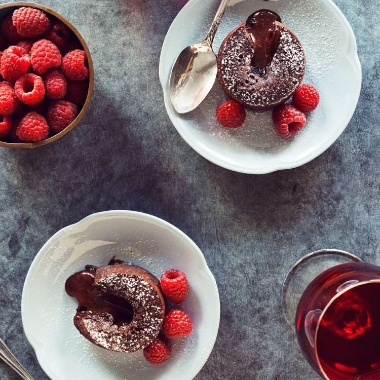 Vo fritéze upečte lávové koláče s čokoládou