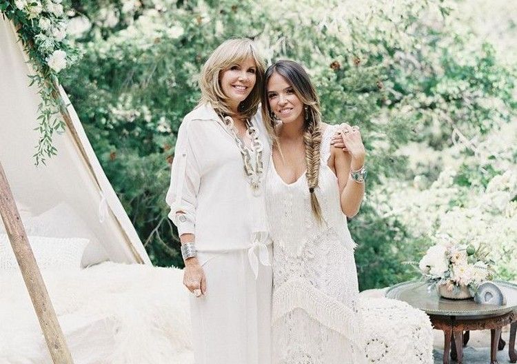 jednoduché účesy pre svadobných hostí otvorené ofiny na objem vlasov