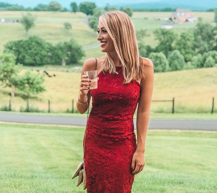 jednoduché účesy pre svadobných hostí vlasy narovnať bočné lúčenie