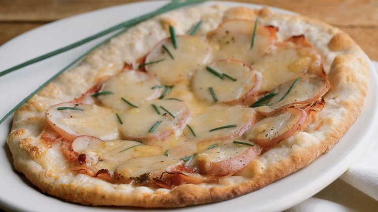 Raclette recepty nápady pizza-zemiaky-zelenina-raclette-syr-šunka