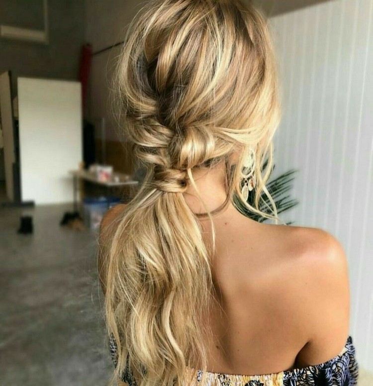 krásne plážové účesy robia vlasové uzly sami