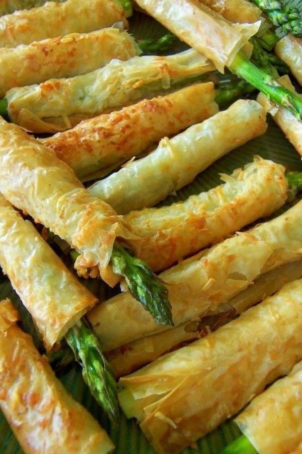 recept na filo pečivo plnené špargľou a cesnakom ako predjedlo Predjedlo plnené pečivom Filo so špargľou a cesnakom