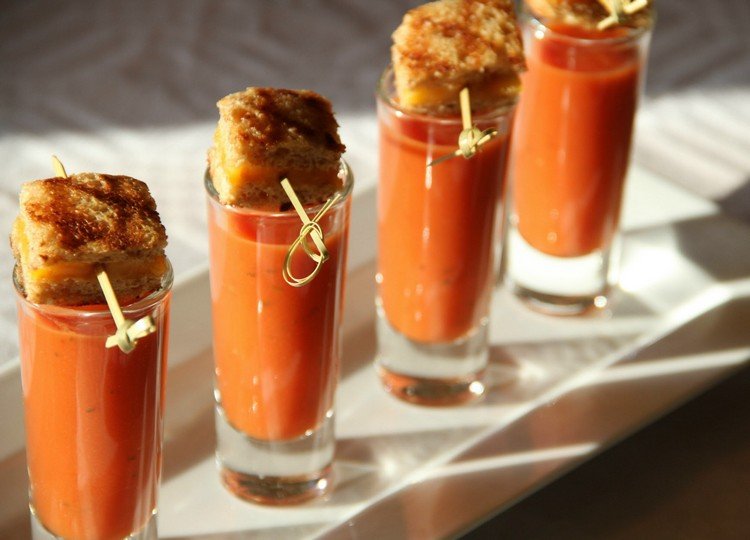 štartéry-v-skle-paradajková-polievka-krutóny-okuliare-strelec