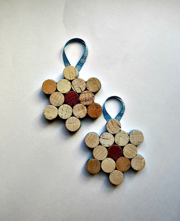 Nápady na lacné vianočné ozdoby vyrobené z korku-snehovej vločky-Recyklácie-umenia vianočné dekorácie-snehová vločka na zavesenie-recyklácia-umenie-vyrobiť si sami