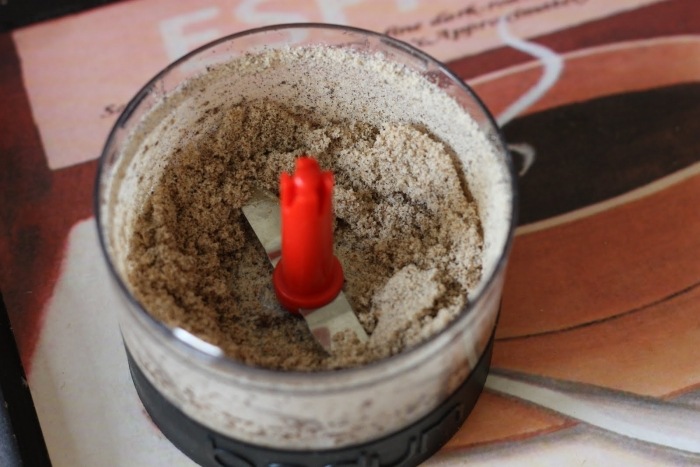 Vanilkový cukor-vyrobte si-vianočné-keksíky-recept-vanilkové mesiačiky