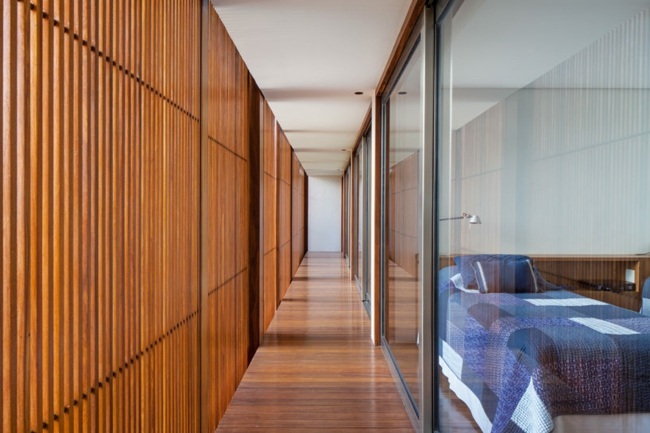 Žalúzie spálňa sklenené dvere modrý prehoz