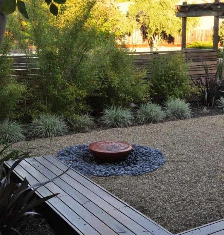 Okraj postele s nízko rastúcimi okrasnými trávami Okrajové rastliny-dizajn-nápady-japonsko-záhradná-okrasná tráva