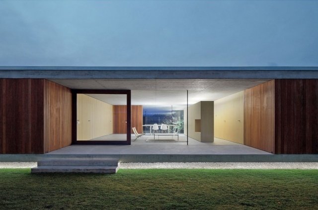 Terasové osvetlenie betónu s plochou strechou z dreva