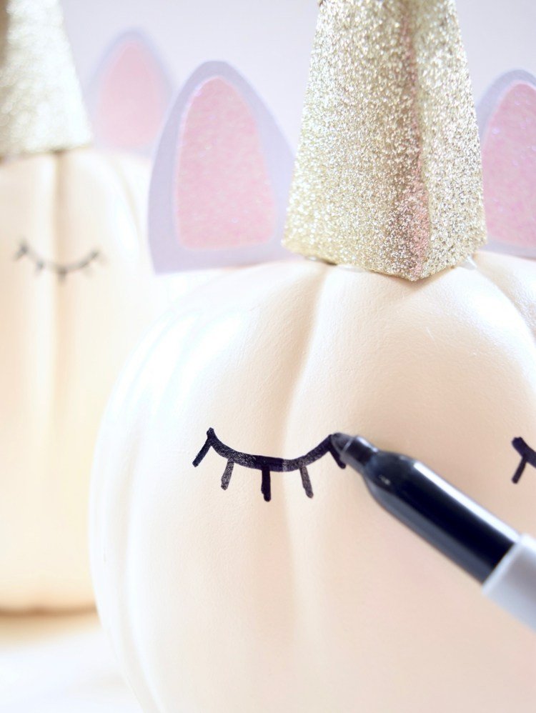 nápady na tekvicu jednorožca maľujú bez vyrezávaných očí