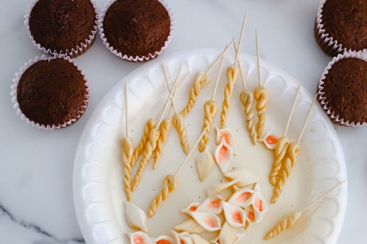 jednorožecké muffiny fondánové rohové uši