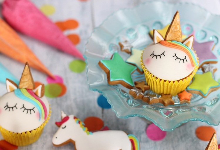 Vyrobte si jednorožecké muffiny na waflovom perníku sami