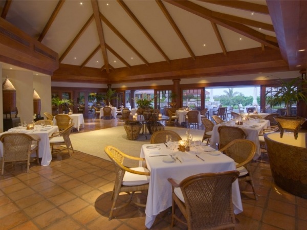 Dizajnová reštaurácia-Filipíny Amanpulo-exotické prvky Interiérový dizajn reštaurácia-Filipíny-amanpulo-exotické prvky