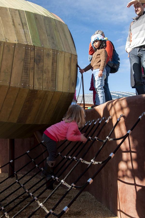 Inštalácia detských ihrísk chatky v tvare žaluďa Inštalácia detských ihrísk domy v tvare žaluďa