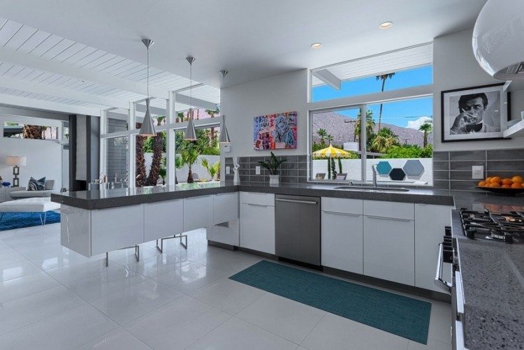 sivo-biela-kuchynská linka-okno