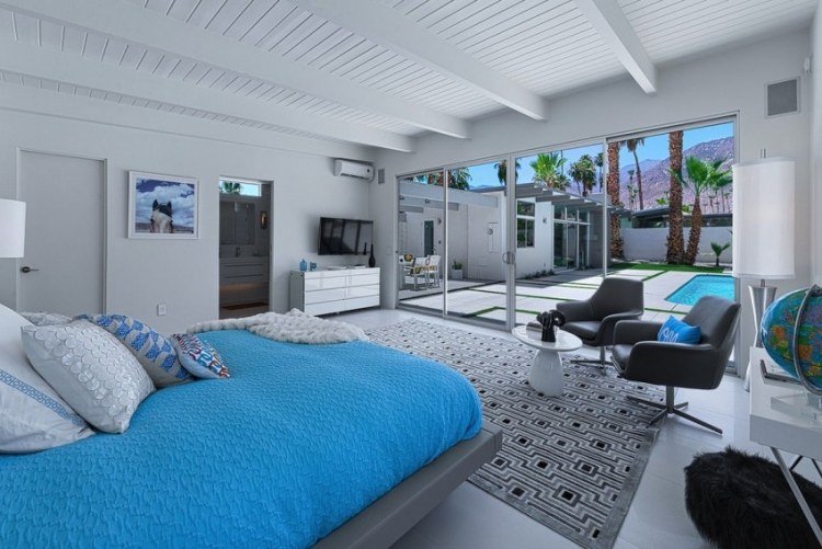 zariadenie spálne-sivo-bielo-modré-posuvné dvere-bazén