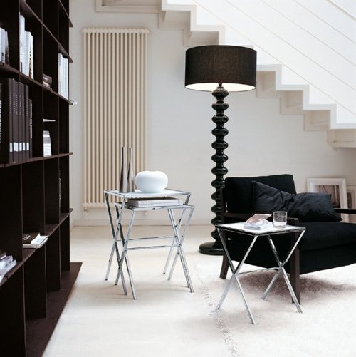 Kovové bočné stolíky-vázy, minimalistický štýl