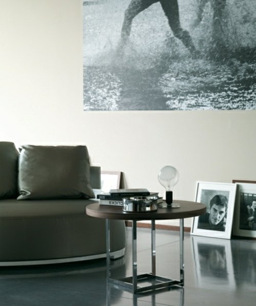 moderný dizajn konferenčného stolíka