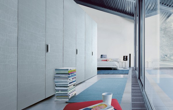 zaujímavý vzor dizajn šatníka ide