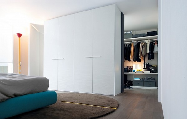 Biela skriňa do spálne