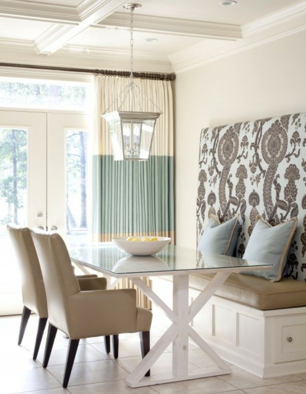 Kožou potiahnuté béžové lavice-stoličky-kuchyňa kožou potiahnuté béžové lavice-stoličky-kuchyňa