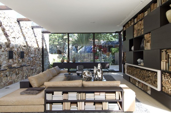 moderný dizajn - obývačka v podkroví