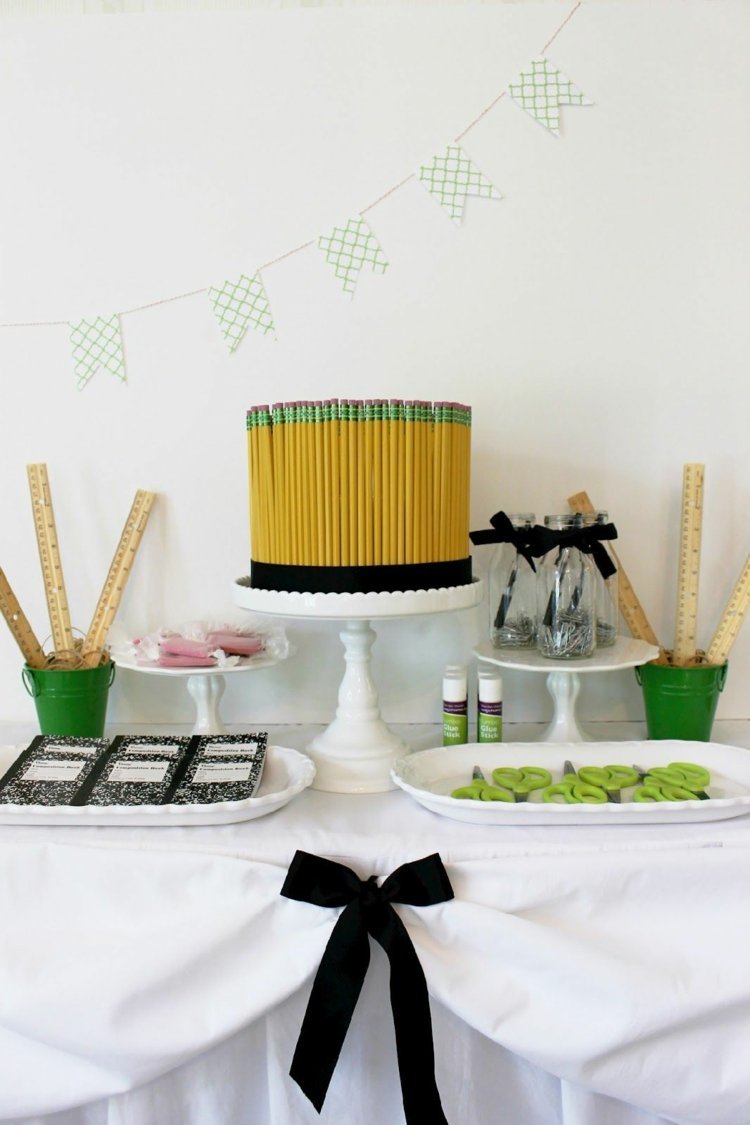 nápady na oslavu späť do školy dekorácie stolu školské doplnky