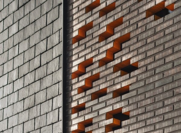 dvojdom s asymetrickou tehlovou fasádou dvojdom s asymetrickou tehlovou fasádou