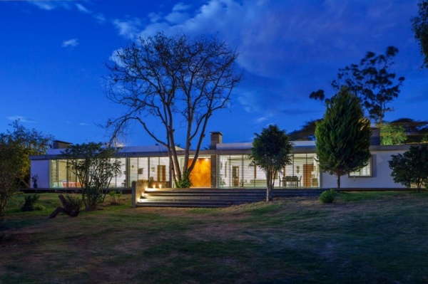 Sklenený fasádny dom Equador design