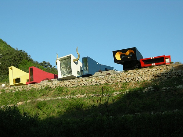 neobvyklý vzhľad dizajnérske rekreačné domy s moderným interiérom